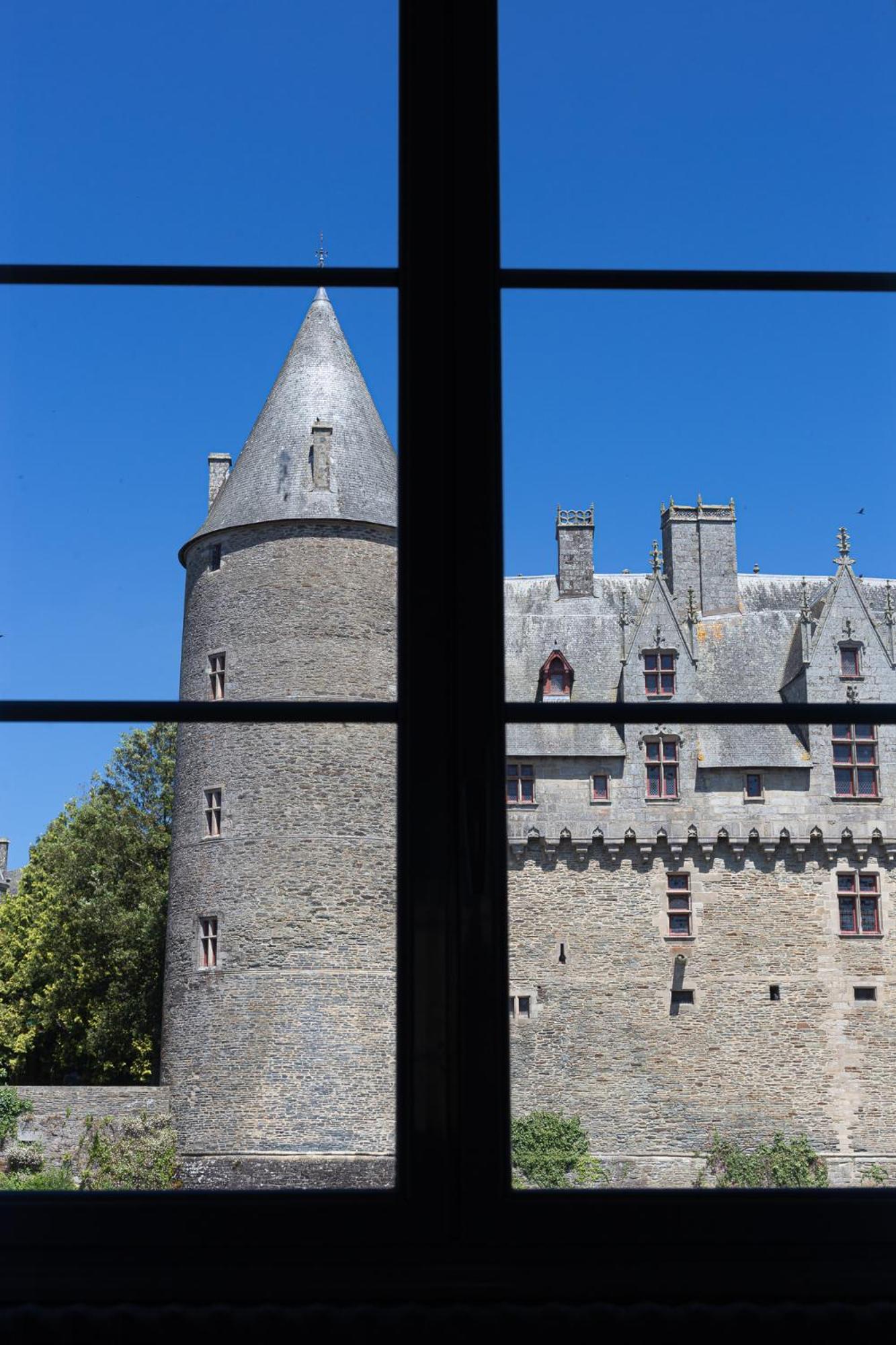 Hotel Restaurant Du Chateau Josselin Exterior foto